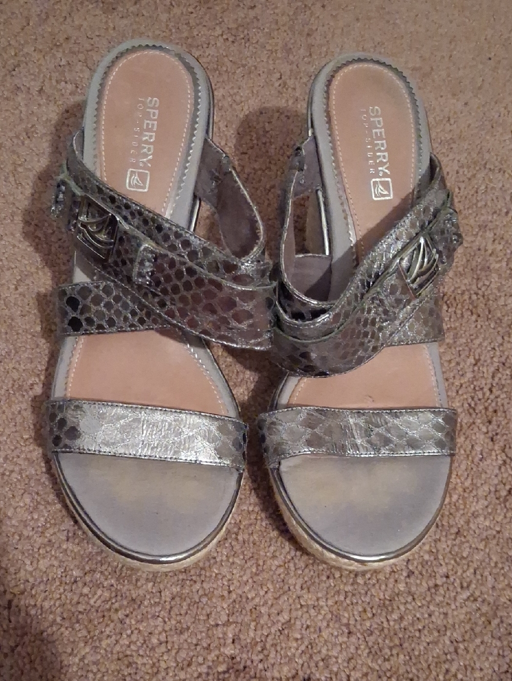 Sperry Metallic Snake-Print Cross-Strap Sandals in Gray
